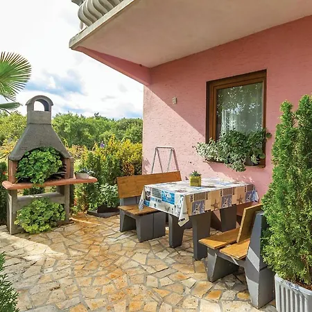 شقة Cozy Studio In Valtursko Polje With Kitchen